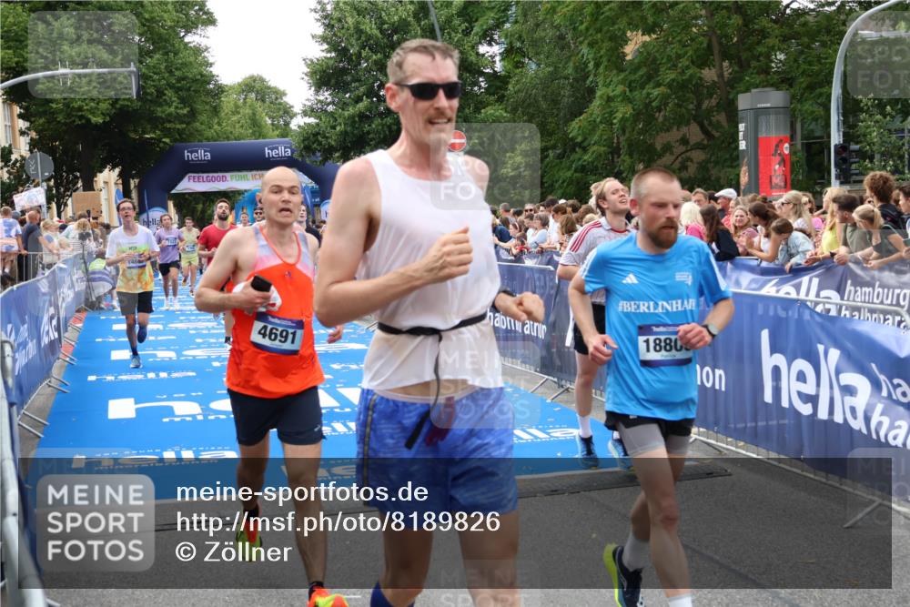 29.06.2025 - hella hamburg halbmarathon Zöllner http://msf.ph/oto/8189826 29.06.2025 10:44:34 Ziel 1057, 1468, 2365, 2402, 3305, 4310, 4691, 5476, 6495, 7322, 7710, 8928, 12327, 12554, 14464, 14667, 15862, 17097, 17729, 18539, 18765 meine-sportfotos.de