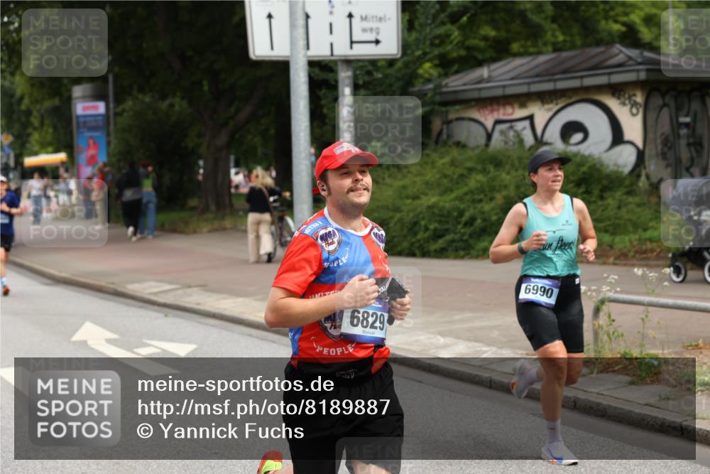 29.06.2025 - hella hamburg halbmarathon Yannick Fuchs http://msf.ph/oto/8189887 29.06.2025 10:31:01 20KM 2121, 2399, 2774, 3809, 6829, 6915, 6990, 6993, 10404, 10852, 11304, 11620, 12051, 12168, 12447, 12488, 12916, 13991, 14075, 14601, 14622, 15115, 15348, 15621, 16158, 17078, 17217, 17329, 17691, 18156, 18600 meine-sportfotos.de