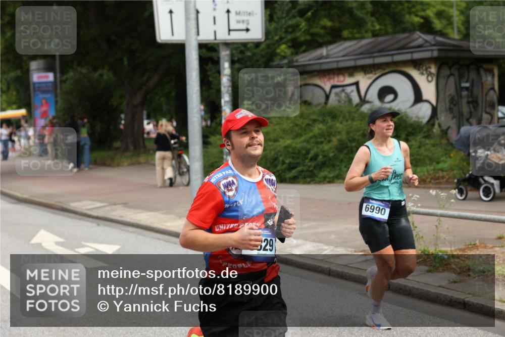 29.06.2025 - hella hamburg halbmarathon Yannick Fuchs http://msf.ph/oto/8189900 29.06.2025 10:31:01 20KM 2121, 2399, 2774, 3809, 6829, 6915, 6990, 6993, 10404, 10852, 11304, 11620, 12051, 12168, 12447, 12488, 12916, 13991, 14075, 14601, 14622, 15115, 15348, 15621, 16158, 17078, 17217, 17329, 17691, 18156, 18600 meine-sportfotos.de