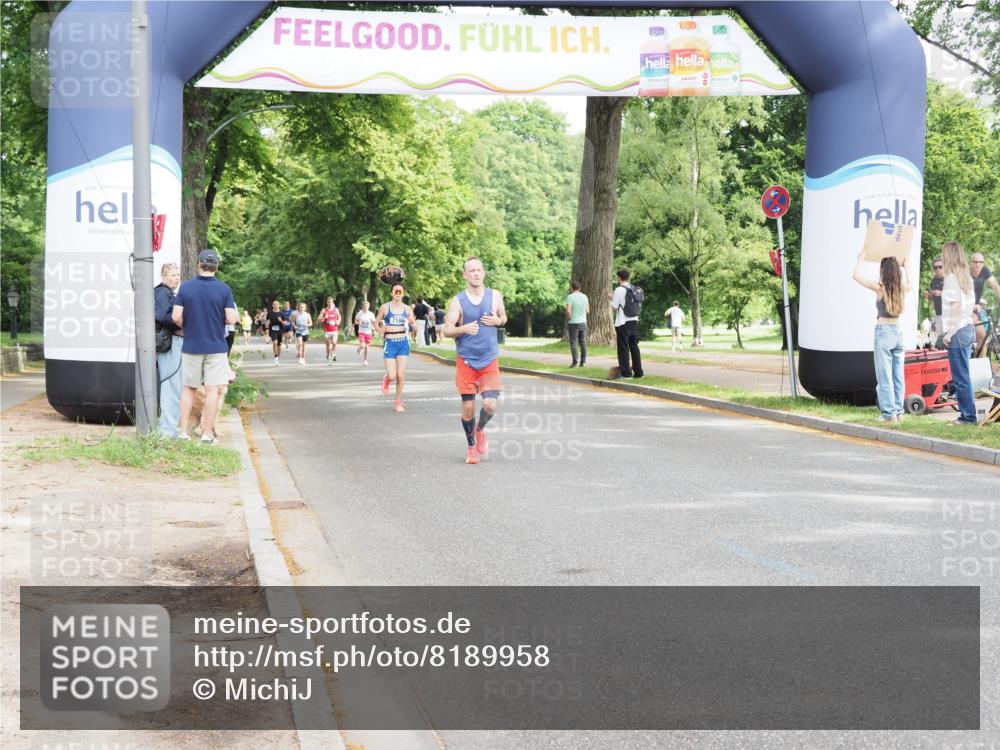 29.06.2025 - hella hamburg halbmarathon MichiJ http://msf.ph/oto/8189958 29.06.2025 10:19:34 Zwischen KM18-KM19 3189, 5308, 10173, 16713, 16818 meine-sportfotos.de