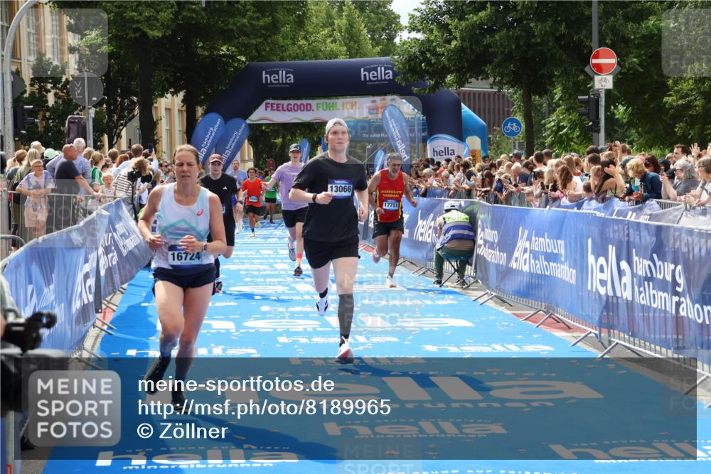 29.06.2025 - hella hamburg halbmarathon Zöllner http://msf.ph/oto/8189965 29.06.2025 10:34:12 Ziel 7884, 7901, 9376, 11019, 11202, 13066, 16724, 17751, 18906 meine-sportfotos.de