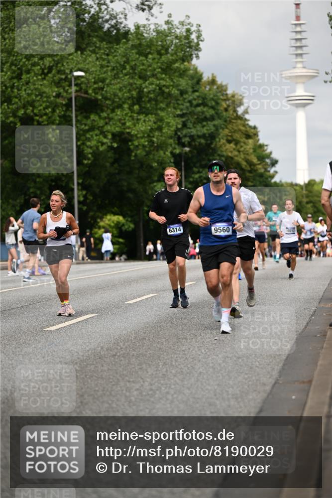29.06.2025 - hella hamburg halbmarathon Dr. Thomas Lammeyer http://msf.ph/oto/8190029 29.06.2025 10:11:00 Kennedybrücke 1245, 4502, 4550, 5951, 6314, 6572, 6664, 8960, 9560, 10212, 10297, 10736 meine-sportfotos.de