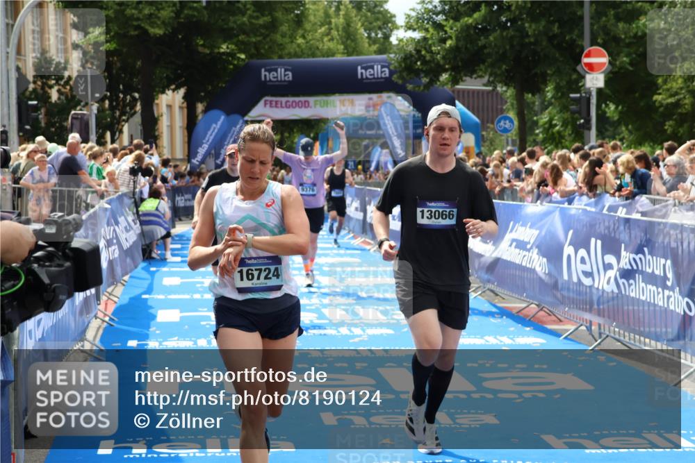 29.06.2025 - hella hamburg halbmarathon Zöllner http://msf.ph/oto/8190124 29.06.2025 10:34:13 Ziel 7884, 7901, 9376, 11202, 13066, 16724, 17751, 18906 meine-sportfotos.de