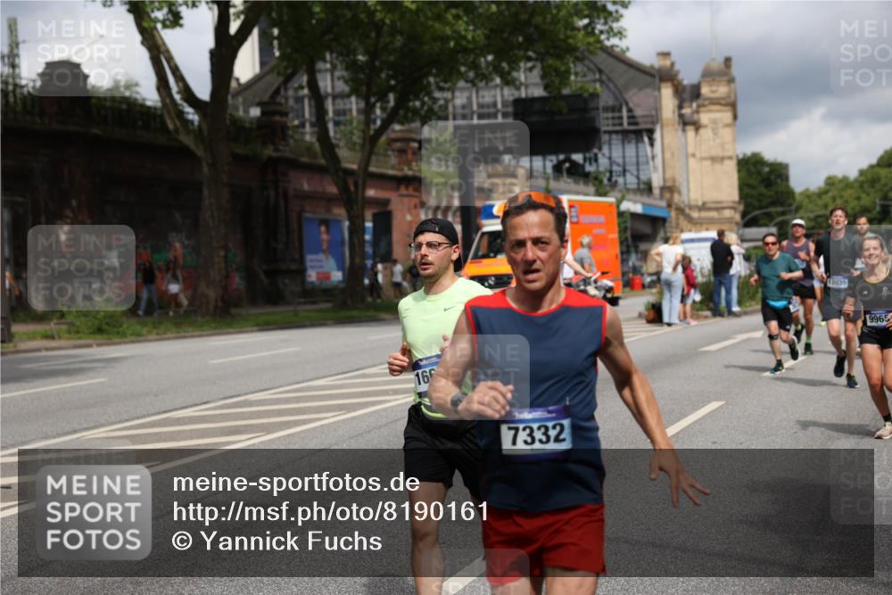 29.06.2025 - hella hamburg halbmarathon Yannick Fuchs http://msf.ph/oto/8190161 29.06.2025 10:43:52 20KM 2013, 2504, 2516, 2878, 2937, 3414, 3543, 3562, 3692, 4017, 4832, 5978, 6115, 7100, 7332, 7657, 8437, 8454, 8813, 9200, 9491, 9551, 9597, 9619, 9723, 9924, 9965, 10189, 11339, 11819, 11975, 12035, 12203, 12271, 12670, 13159, 13225, 13690, 13976, 14526, 14838, 15519, 15523, 15620, 15966, 16403, 16653, 16731, 16738, 16843, 16877, 16891, 17001, 17753, 17908, 18058, 18350, 18926, 18960, 19109 meine-sportfotos.de