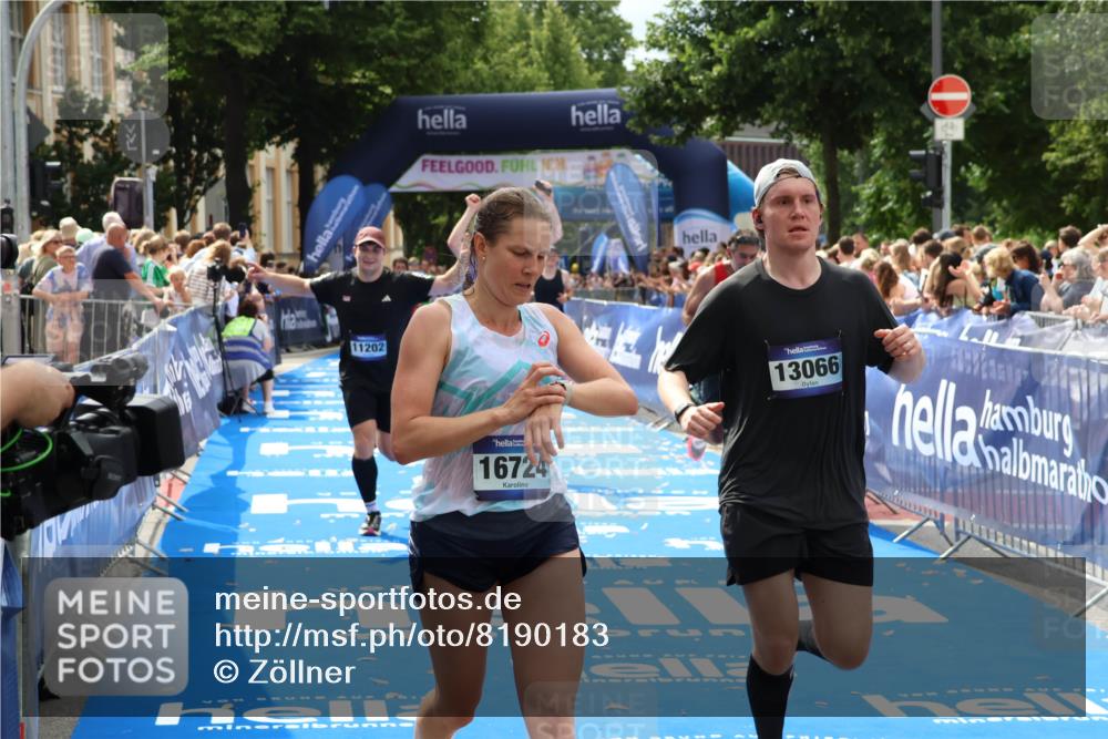 29.06.2025 - hella hamburg halbmarathon Zöllner http://msf.ph/oto/8190183 29.06.2025 10:34:13 Ziel 7884, 7901, 9376, 11202, 13066, 16724, 17751, 18906 meine-sportfotos.de
