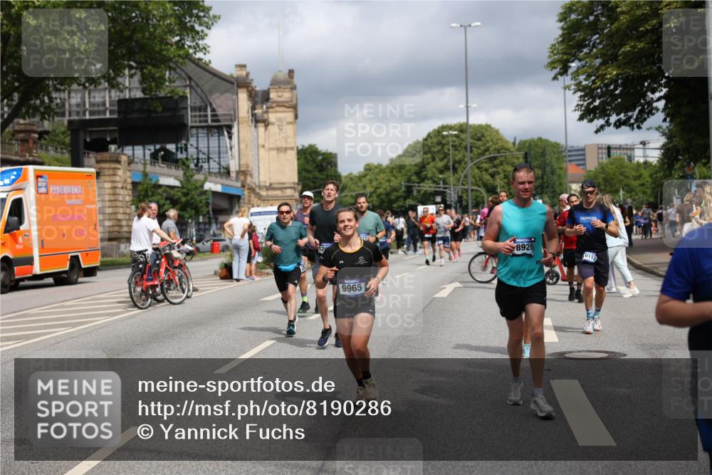 29.06.2025 - hella hamburg halbmarathon Yannick Fuchs http://msf.ph/oto/8190286 29.06.2025 10:43:53 20KM 2013, 2516, 2878, 2937, 3414, 3543, 3562, 3692, 4017, 4832, 5447, 5978, 6115, 6282, 7100, 7332, 7657, 8437, 8454, 8813, 9200, 9491, 9551, 9597, 9619, 9723, 9924, 9965, 10189, 11339, 11819, 11975, 12035, 12203, 12271, 12670, 13159, 13225, 13690, 13976, 14526, 14794, 14838, 15519, 15620, 15966, 16403, 16653, 16731, 16738, 16843, 16877, 16891, 17001, 17753, 17908, 18058, 18350, 18926, 18960, 19109 meine-sportfotos.de