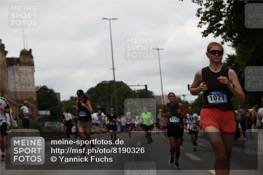29.06.2025 - hella hamburg halbmarathon Yannick Fuchs http://msf.ph/oto/8190326 29.06.2025 11:01:54 20KM 1071, 1079, 1785, 2142, 2281, 3071, 3154, 3630, 4032, 4220, 4286, 4293, 4782, 4950, 5232, 5976, 6196, 6453, 6517, 8147, 8256, 8402, 8909, 8926, 8999, 9007, 9128, 9527, 9886, 9967, 10834, 11191, 11641, 12005, 12790, 12998, 13331, 14060, 14196, 15394, 15875, 15945, 16539, 16546, 17062, 18015, 18176, 18231, 18236, 18239 meine-sportfotos.de
