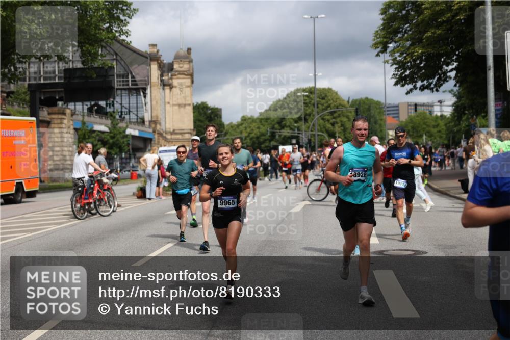29.06.2025 - hella hamburg halbmarathon Yannick Fuchs http://msf.ph/oto/8190333 29.06.2025 10:43:53 20KM 2013, 2516, 2878, 2937, 3414, 3543, 3562, 3692, 4017, 4832, 5447, 5978, 6115, 6282, 7100, 7332, 7657, 8437, 8454, 8813, 9200, 9491, 9551, 9597, 9619, 9723, 9924, 9965, 10189, 11339, 11819, 11975, 12035, 12203, 12271, 12670, 13159, 13225, 13690, 13976, 14526, 14794, 14838, 15519, 15620, 15966, 16403, 16653, 16731, 16738, 16843, 16877, 16891, 17001, 17753, 17908, 18058, 18350, 18926, 18960, 19109 meine-sportfotos.de