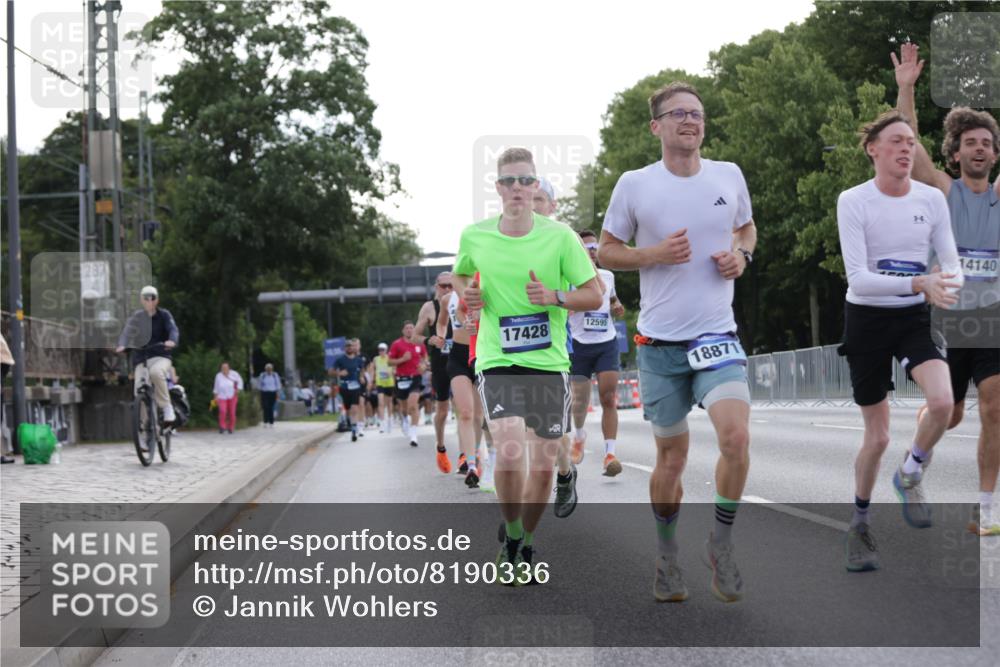 29.06.2025 - hella hamburg halbmarathon Jannik Wohlers http://msf.ph/oto/8190336 29.06.2025 09:44:42 Lombardsbrücke 1827, 2746, 3201, 5269, 5367, 6619, 6781, 10486, 10848, 11169, 12595, 12900, 13838, 14140, 14164, 14289, 15883, 16377, 16508, 16713, 16818, 17428, 17488, 18737, 18837, 18871, 18874, 19142 meine-sportfotos.de