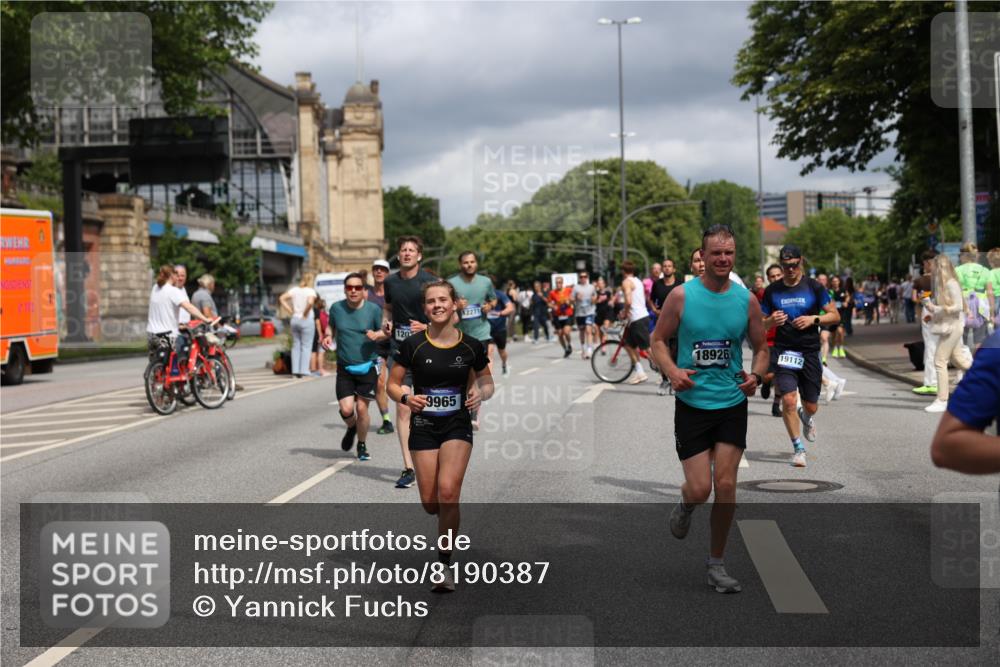 29.06.2025 - hella hamburg halbmarathon Yannick Fuchs http://msf.ph/oto/8190387 29.06.2025 10:43:53 20KM 2013, 2516, 2878, 2937, 3414, 3543, 3562, 3692, 4017, 4832, 5447, 5978, 6115, 6282, 7100, 7332, 7657, 8437, 8454, 8813, 9200, 9491, 9551, 9597, 9619, 9723, 9924, 9965, 10189, 11339, 11819, 11975, 12035, 12203, 12271, 12670, 13159, 13225, 13690, 13976, 14526, 14794, 14838, 15519, 15620, 15966, 16403, 16653, 16731, 16738, 16843, 16877, 16891, 17001, 17753, 17908, 18058, 18350, 18926, 18960, 19109 meine-sportfotos.de