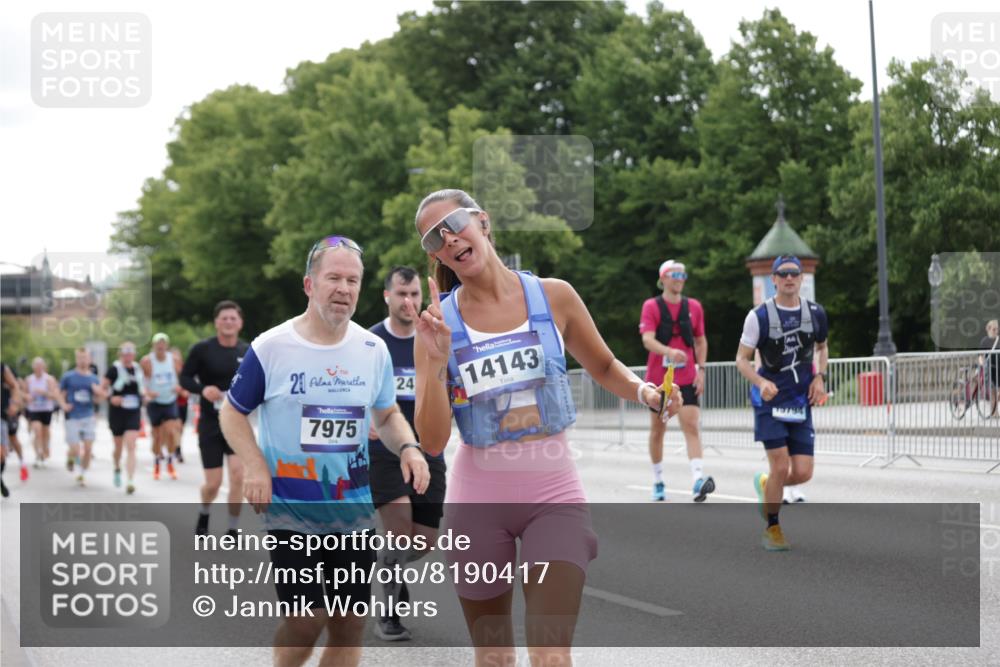 29.06.2025 - hella hamburg halbmarathon Jannik Wohlers http://msf.ph/oto/8190417 29.06.2025 10:24:05 Lombardsbrücke 1064, 1352, 1395, 2132, 2280, 2477, 2944, 3053, 3132, 3421, 3786, 4111, 4162, 4221, 4464, 4719, 5138, 5829, 5830, 6478, 6524, 6526, 6570, 7528, 7975, 8167, 8297, 9063, 11651, 12070, 12210, 12303, 13111, 13113, 13380, 13573, 13638, 13711, 14143, 15796, 18077, 18105, 19080 meine-sportfotos.de