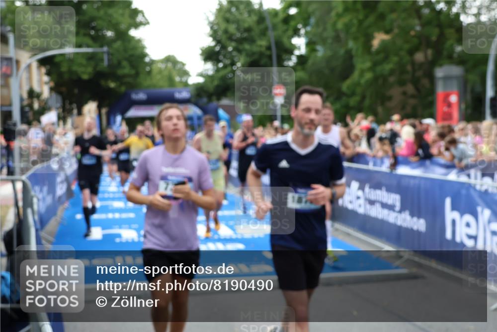 29.06.2025 - hella hamburg halbmarathon Zöllner http://msf.ph/oto/8190490 29.06.2025 10:44:40 Ziel 1468, 1782, 2365, 2402, 3305, 4991, 5476, 6490, 6495, 7710, 10669, 12711, 14351, 14798, 14816, 15862, 16224, 17097, 18107, 18437, 18464, 18539, 18560, 18868, 19206 meine-sportfotos.de