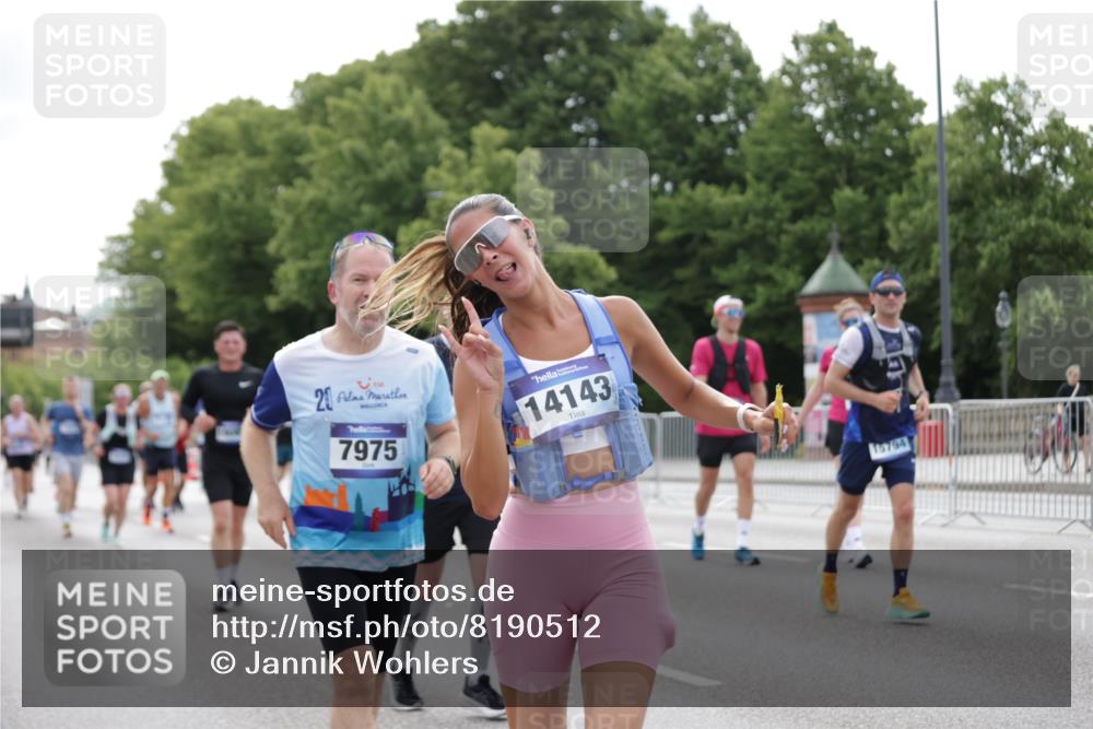 29.06.2025 - hella hamburg halbmarathon Jannik Wohlers http://msf.ph/oto/8190512 29.06.2025 10:24:05 Lombardsbrücke 1064, 1352, 1395, 2132, 2280, 2477, 2944, 3053, 3132, 3421, 3786, 4111, 4162, 4221, 4464, 4719, 5138, 5829, 5830, 6478, 6524, 6526, 6570, 7528, 7975, 8167, 8297, 9063, 11651, 12070, 12210, 12303, 13111, 13113, 13380, 13573, 13638, 13711, 14143, 15796, 18077, 18105, 19080 meine-sportfotos.de