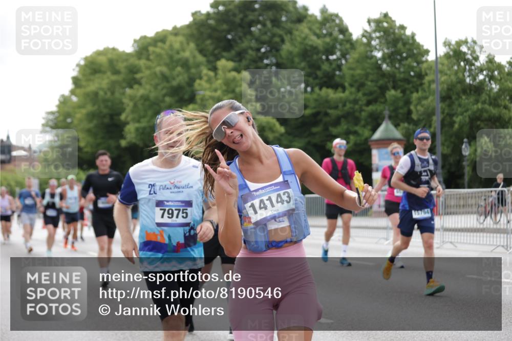 29.06.2025 - hella hamburg halbmarathon Jannik Wohlers http://msf.ph/oto/8190546 29.06.2025 10:24:05 Lombardsbrücke 1064, 1352, 1395, 2132, 2280, 2477, 2944, 3053, 3132, 3421, 3786, 4111, 4162, 4221, 4464, 4719, 5138, 5829, 5830, 6478, 6524, 6526, 6570, 7528, 7975, 8167, 8297, 9063, 11651, 12070, 12210, 12303, 13111, 13113, 13380, 13573, 13638, 13711, 14143, 15796, 18077, 18105, 19080 meine-sportfotos.de