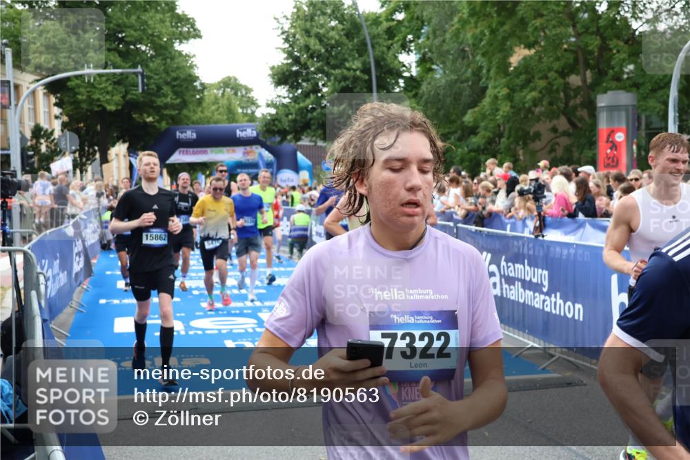 29.06.2025 - hella hamburg halbmarathon Zöllner http://msf.ph/oto/8190563 29.06.2025 10:44:41 Ziel 1468, 1782, 2365, 2402, 3305, 4991, 5476, 6490, 6495, 7710, 10669, 12711, 14351, 14798, 14816, 15862, 16224, 18107, 18437, 18464, 18539, 18560, 18868, 19206 meine-sportfotos.de