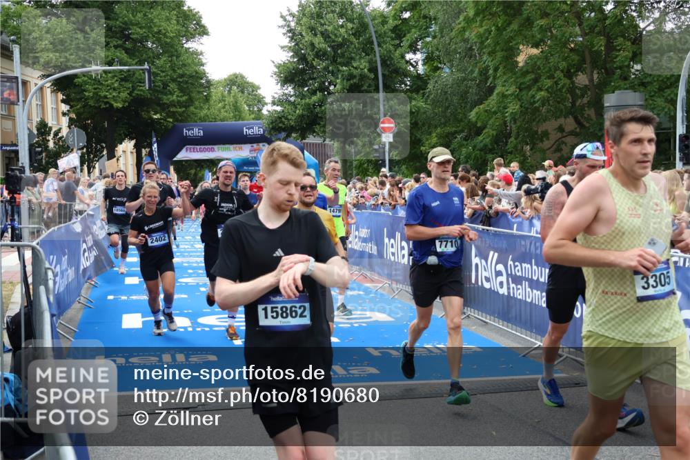 29.06.2025 - hella hamburg halbmarathon Zöllner http://msf.ph/oto/8190680 29.06.2025 10:44:42 Ziel 1468, 1782, 2365, 2402, 4991, 5476, 6490, 6495, 7710, 10669, 12711, 14351, 14798, 14816, 15185, 15233, 16224, 18107, 18437, 18464, 18539, 18560, 18868, 19206 meine-sportfotos.de