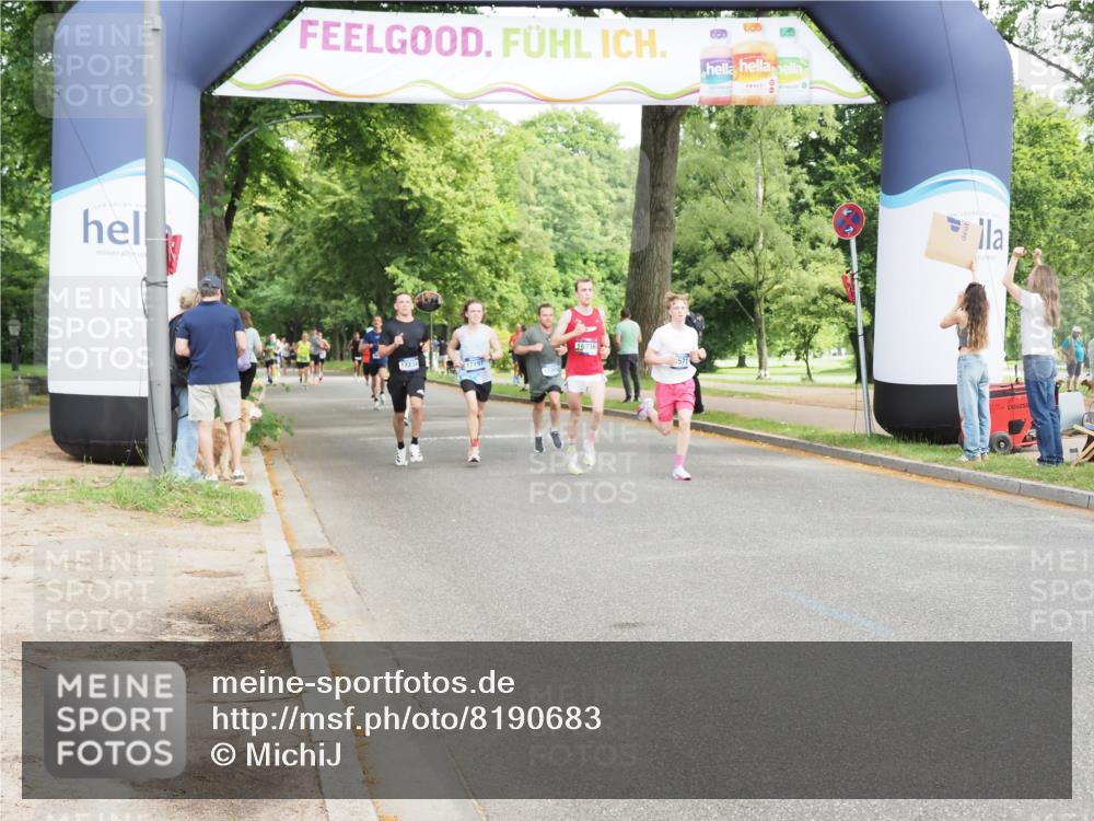 29.06.2025 - hella hamburg halbmarathon MichiJ http://msf.ph/oto/8190683 29.06.2025 10:19:40 Zwischen KM18-KM19 7186, 9571, 10173, 16713, 16736, 17197 meine-sportfotos.de