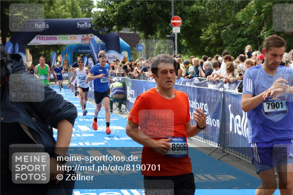 29.06.2025 - hella hamburg halbmarathon Zöllner http://msf.ph/oto/8190701 29.06.2025 10:34:21 Ziel 1002, 1080, 3005, 7901, 14784, 18906 meine-sportfotos.de