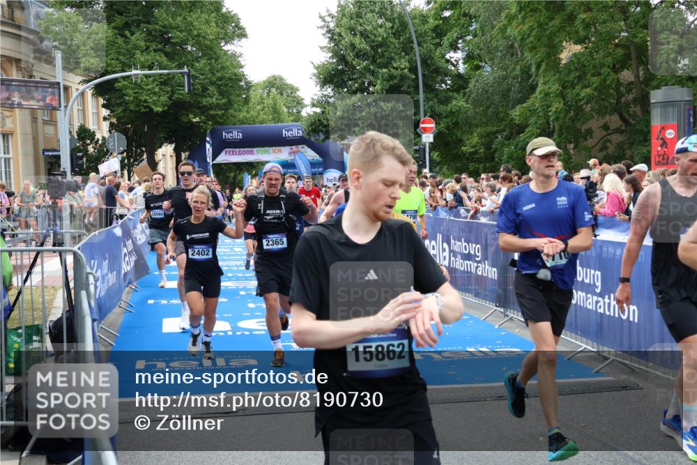 29.06.2025 - hella hamburg halbmarathon Zöllner http://msf.ph/oto/8190730 29.06.2025 10:44:42 Ziel 1468, 1782, 2365, 2402, 4991, 5476, 6490, 6495, 7710, 10669, 12711, 14351, 14798, 14816, 15185, 15233, 16224, 18107, 18437, 18464, 18539, 18560, 18868, 19206 meine-sportfotos.de