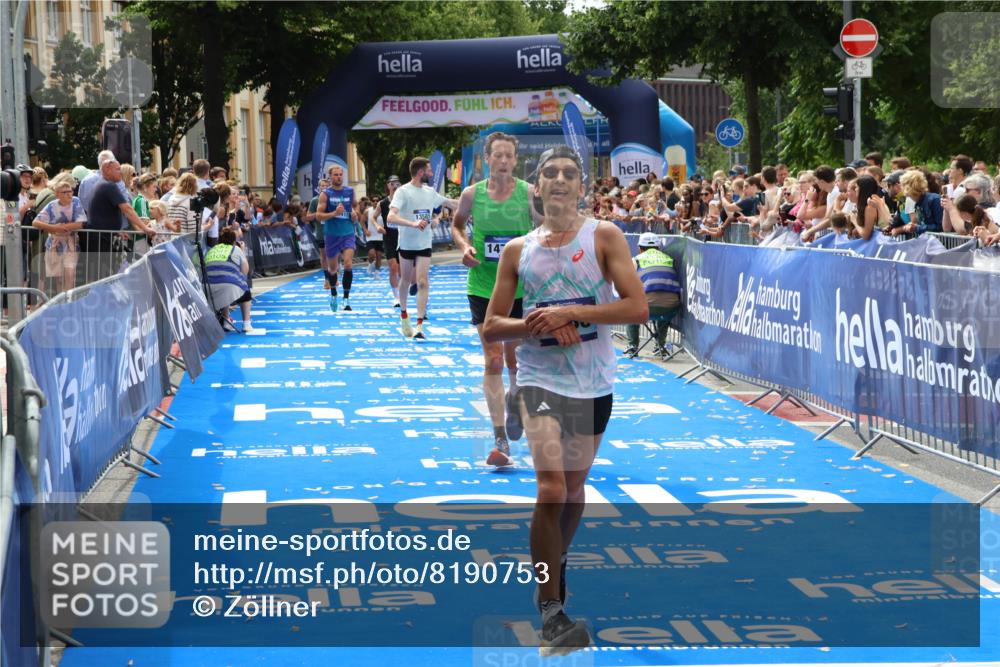 29.06.2025 - hella hamburg halbmarathon Zöllner http://msf.ph/oto/8190753 29.06.2025 10:34:23 Ziel 1002, 1080, 3005, 5550, 14784, 16417 meine-sportfotos.de