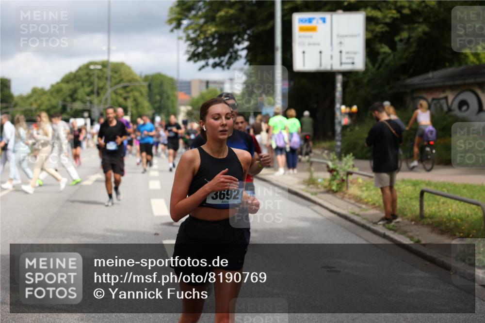 29.06.2025 - hella hamburg halbmarathon Yannick Fuchs http://msf.ph/oto/8190769 29.06.2025 10:43:56 20KM 2516, 2788, 2878, 3414, 3543, 3562, 3692, 4247, 4832, 5447, 5978, 6115, 6125, 6282, 7100, 7332, 7657, 8437, 8454, 8576, 8689, 8813, 8921, 9200, 9491, 9551, 9597, 9723, 9924, 9965, 10189, 11339, 11819, 11975, 12035, 12203, 12271, 13159, 13225, 13690, 13976, 14562, 14794, 14838, 15519, 15620, 15966, 16403, 16653, 16738, 16843, 16877, 16891, 17001, 17282, 17753, 17908, 18058, 18350, 18926, 18960, 19109 meine-sportfotos.de
