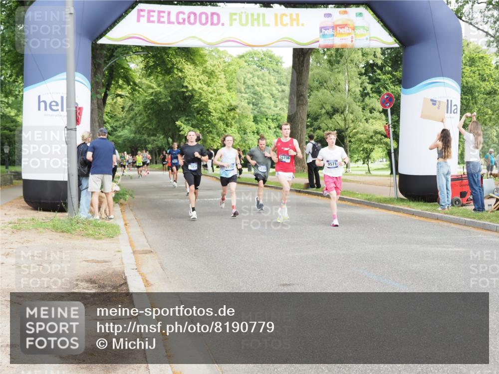 29.06.2025 - hella hamburg halbmarathon MichiJ http://msf.ph/oto/8190779 29.06.2025 10:19:40 Zwischen KM18-KM19 7186, 9571, 10173, 16713, 16736, 17197 meine-sportfotos.de