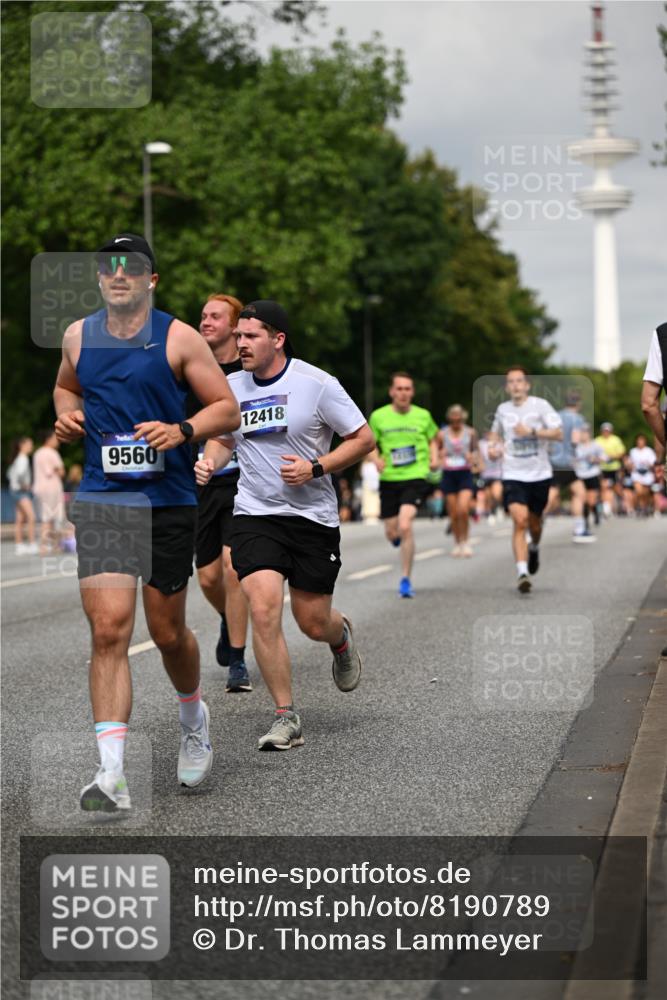 29.06.2025 - hella hamburg halbmarathon Dr. Thomas Lammeyer http://msf.ph/oto/8190789 29.06.2025 10:11:03 Kennedybrücke 1245, 4502, 4550, 5951, 6314, 6572, 6664, 8960, 9560, 10212, 10297 meine-sportfotos.de