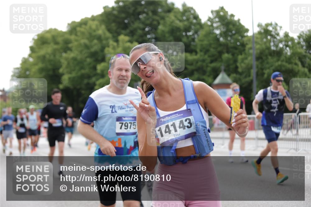 29.06.2025 - hella hamburg halbmarathon Jannik Wohlers http://msf.ph/oto/8190810 29.06.2025 10:24:06 Lombardsbrücke 1064, 1352, 1395, 2132, 2280, 2477, 2944, 3053, 3132, 3421, 3786, 4111, 4162, 4221, 4464, 4719, 5138, 5829, 5830, 6478, 6524, 6526, 6570, 7528, 7975, 8167, 8297, 9063, 11651, 12070, 12303, 13111, 13113, 13380, 13573, 13638, 13711, 14143, 15796, 15975, 18077, 18105, 19080 meine-sportfotos.de