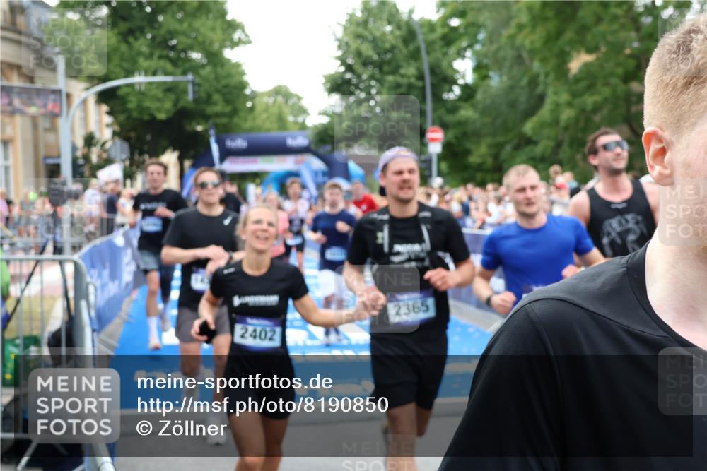 29.06.2025 - hella hamburg halbmarathon Zöllner http://msf.ph/oto/8190850 29.06.2025 10:44:44 Ziel 1782, 4270, 4991, 6490, 10669, 12711, 14351, 14798, 14816, 15185, 15233, 16224, 17251, 18107, 18437, 18464, 18560, 18868, 19206 meine-sportfotos.de
