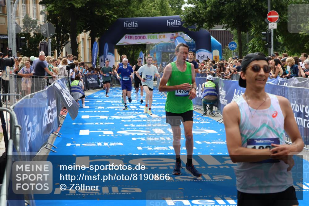 29.06.2025 - hella hamburg halbmarathon Zöllner http://msf.ph/oto/8190866 29.06.2025 10:34:24 Ziel 1002, 1080, 3005, 5550, 9686, 14784, 16417 meine-sportfotos.de