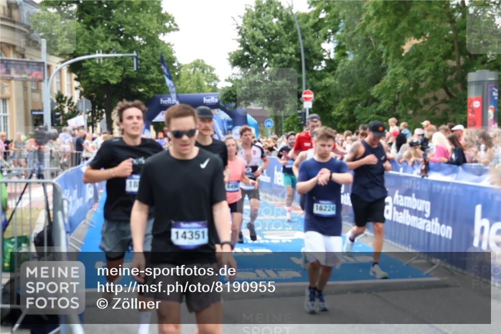 29.06.2025 - hella hamburg halbmarathon Zöllner http://msf.ph/oto/8190955 29.06.2025 10:44:45 Ziel 1782, 2970, 4270, 4991, 6490, 10669, 14816, 15185, 15233, 16224, 17251, 18107, 18437, 18464, 18560, 18868, 19206 meine-sportfotos.de