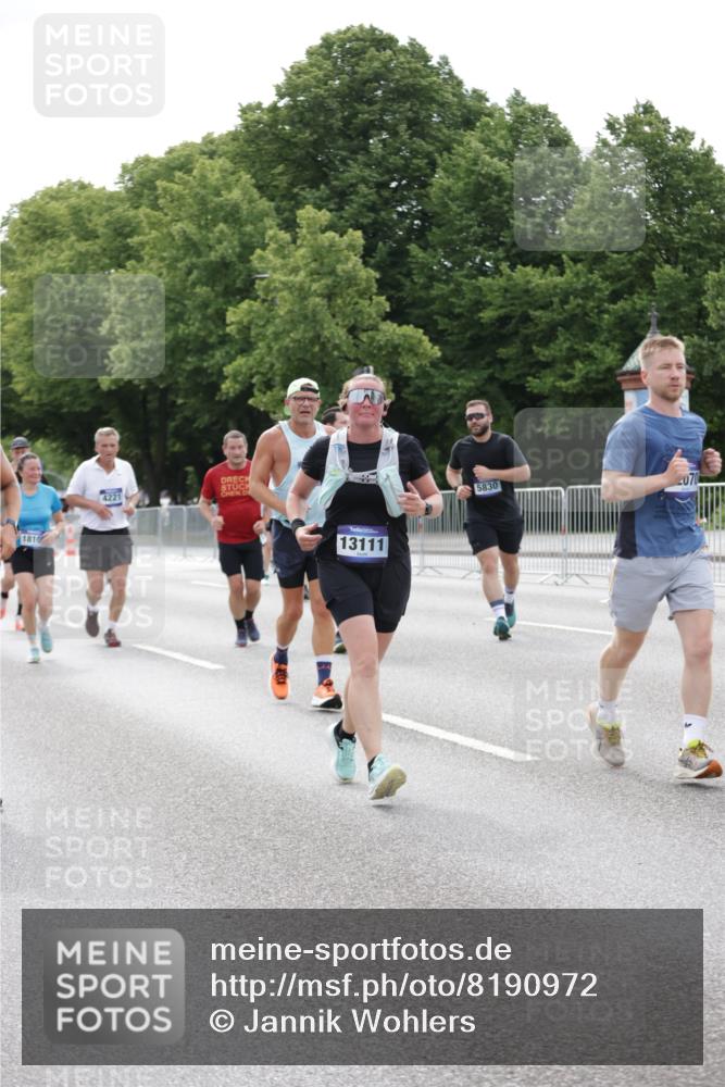 29.06.2025 - hella hamburg halbmarathon Jannik Wohlers http://msf.ph/oto/8190972 29.06.2025 10:24:11 Lombardsbrücke 1064, 1352, 1395, 2280, 2944, 3053, 3099, 3113, 3132, 3421, 3786, 4111, 4221, 4464, 5138, 5829, 5830, 6261, 6570, 7975, 10907, 11651, 11816, 11817, 12070, 12303, 13111, 13113, 13380, 13573, 13638, 14143, 15796, 15975, 18077, 18105, 19080 meine-sportfotos.de
