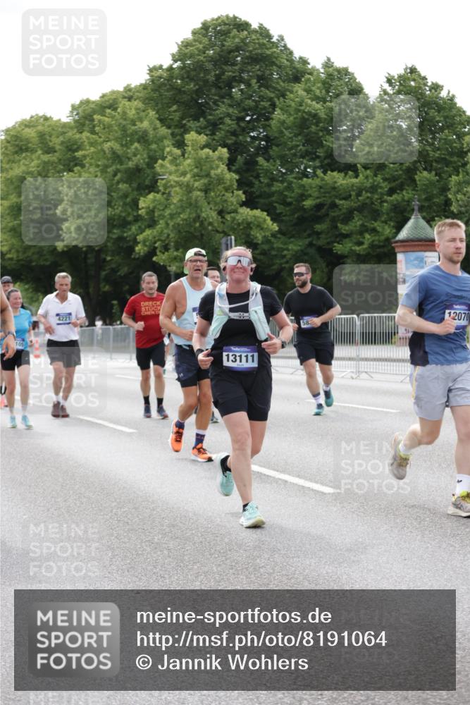 29.06.2025 - hella hamburg halbmarathon Jannik Wohlers http://msf.ph/oto/8191064 29.06.2025 10:24:11 Lombardsbrücke 1064, 1352, 1395, 2280, 2944, 3053, 3099, 3113, 3132, 3421, 3786, 4111, 4221, 4464, 5138, 5829, 5830, 6261, 6570, 7975, 10907, 11651, 11816, 11817, 12070, 12303, 13111, 13113, 13380, 13573, 13638, 14143, 15796, 15975, 18077, 18105, 19080 meine-sportfotos.de