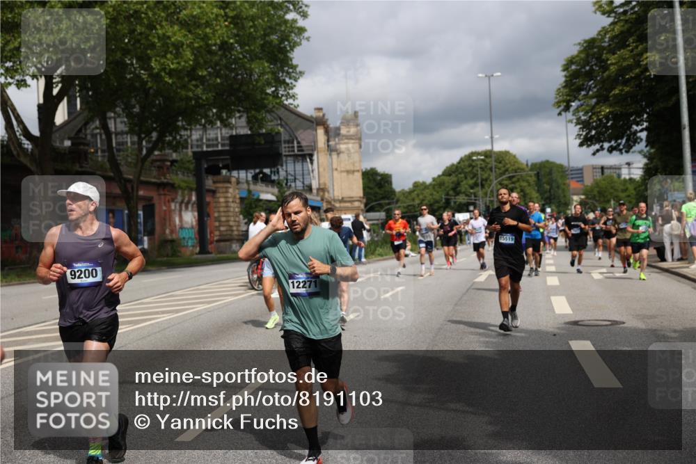 29.06.2025 - hella hamburg halbmarathon Yannick Fuchs http://msf.ph/oto/8191103 29.06.2025 10:43:57 20KM 2516, 2788, 2878, 3414, 3543, 3562, 3692, 4247, 5447, 5978, 6115, 6125, 6282, 7100, 7332, 7657, 8437, 8454, 8576, 8689, 8813, 8921, 9200, 9491, 9551, 9597, 9723, 9965, 10189, 10480, 11339, 11975, 12035, 12203, 12271, 12733, 13159, 13225, 13463, 13690, 13976, 14562, 14794, 14838, 15519, 15620, 15966, 16403, 16653, 16738, 16843, 16877, 16891, 17001, 17282, 17753, 17908, 18350, 18926, 18960, 19109 meine-sportfotos.de