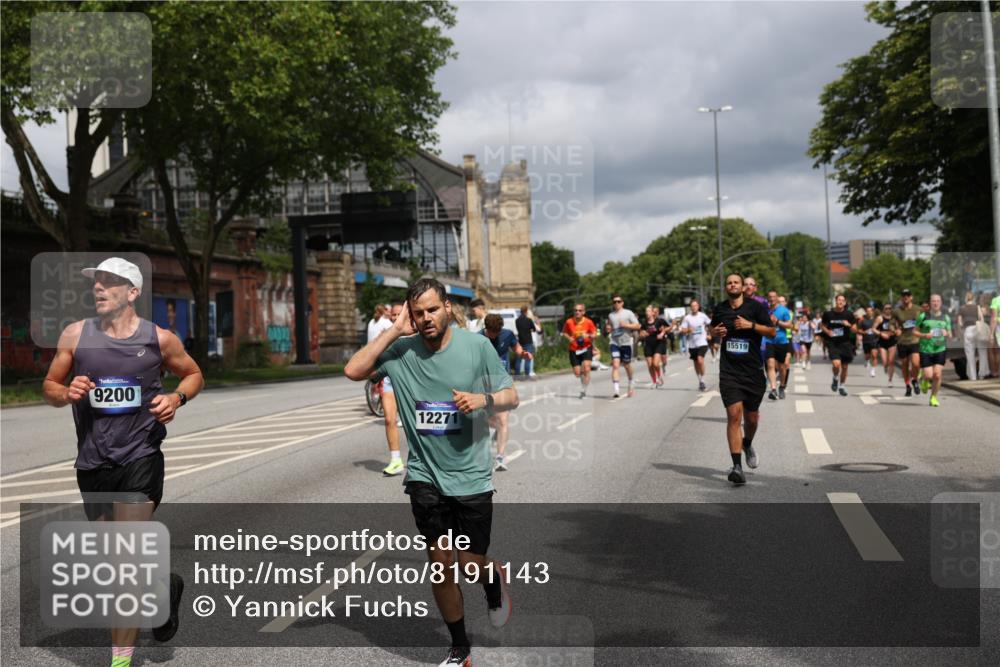 29.06.2025 - hella hamburg halbmarathon Yannick Fuchs http://msf.ph/oto/8191143 29.06.2025 10:43:57 20KM 2516, 2788, 2878, 3414, 3543, 3562, 3692, 4247, 5447, 5978, 6115, 6125, 6282, 7100, 7332, 7657, 8437, 8454, 8576, 8689, 8813, 8921, 9200, 9491, 9551, 9597, 9723, 9965, 10189, 10480, 11339, 11975, 12035, 12203, 12271, 12733, 13159, 13225, 13463, 13690, 13976, 14562, 14794, 14838, 15519, 15620, 15966, 16403, 16653, 16738, 16843, 16877, 16891, 17001, 17282, 17753, 17908, 18350, 18926, 18960, 19109 meine-sportfotos.de