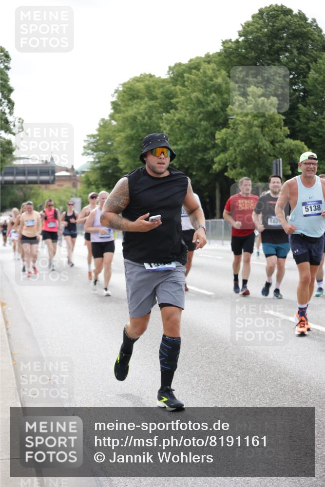 29.06.2025 - hella hamburg halbmarathon Jannik Wohlers http://msf.ph/oto/8191161 29.06.2025 10:24:11 Lombardsbrücke 1064, 1352, 1395, 2280, 2944, 3053, 3099, 3113, 3132, 3421, 3786, 4111, 4221, 4464, 5138, 5829, 5830, 6261, 6570, 7975, 10907, 11651, 11816, 11817, 12070, 12303, 13111, 13113, 13380, 13573, 13638, 14143, 15796, 15975, 18077, 18105, 19080 meine-sportfotos.de