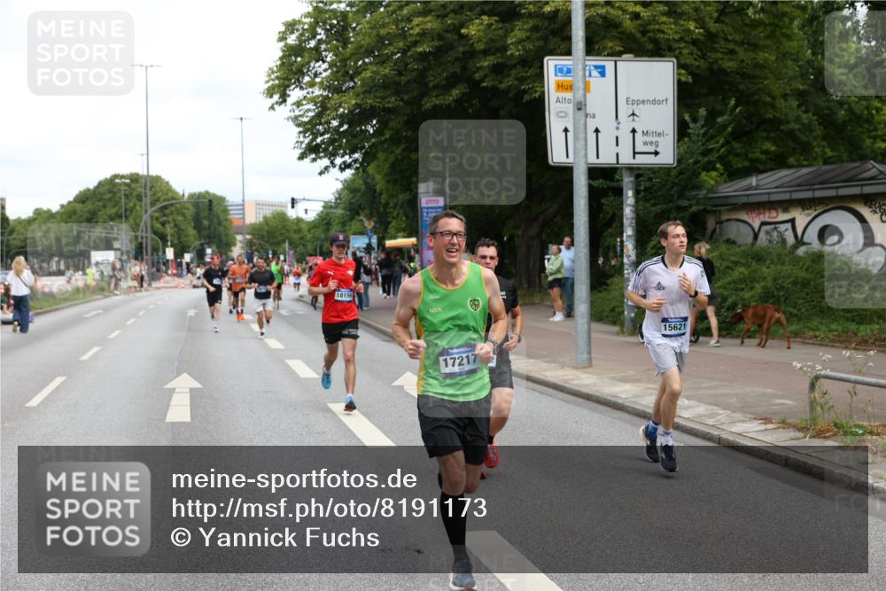 29.06.2025 - hella hamburg halbmarathon Yannick Fuchs http://msf.ph/oto/8191173 29.06.2025 10:31:09 20KM 1571, 2121, 2399, 2774, 3809, 6915, 6993, 9313, 10404, 10852, 11120, 11304, 11620, 12051, 12168, 12916, 13991, 14075, 14601, 14622, 15348, 15621, 16158, 17078, 17217, 18156, 18600 meine-sportfotos.de