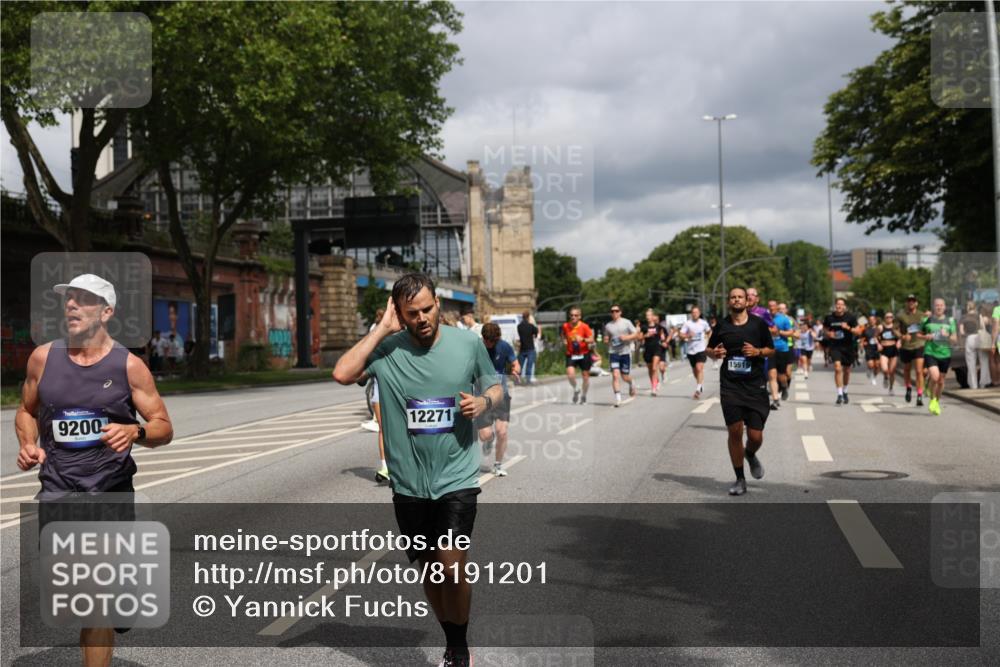 29.06.2025 - hella hamburg halbmarathon Yannick Fuchs http://msf.ph/oto/8191201 29.06.2025 10:43:57 20KM 2516, 2788, 2878, 3414, 3543, 3562, 3692, 4247, 5447, 5978, 6115, 6125, 6282, 7100, 7332, 7657, 8437, 8454, 8576, 8689, 8813, 8921, 9200, 9491, 9551, 9597, 9723, 9965, 10189, 10480, 11339, 11975, 12035, 12203, 12271, 12733, 13159, 13225, 13463, 13690, 13976, 14562, 14794, 14838, 15519, 15620, 15966, 16403, 16653, 16738, 16843, 16877, 16891, 17001, 17282, 17753, 17908, 18350, 18926, 18960, 19109 meine-sportfotos.de