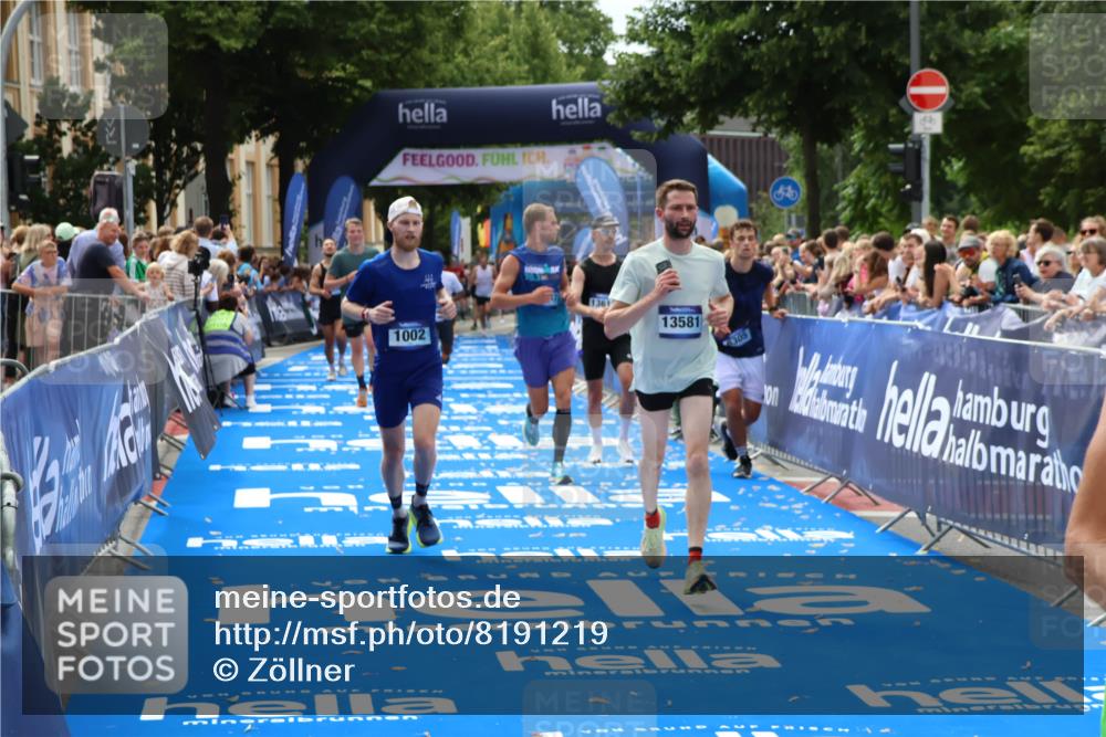 29.06.2025 - hella hamburg halbmarathon Zöllner http://msf.ph/oto/8191219 29.06.2025 10:34:27 Ziel 1002, 5550, 6305, 9686, 16417, 18099 meine-sportfotos.de
