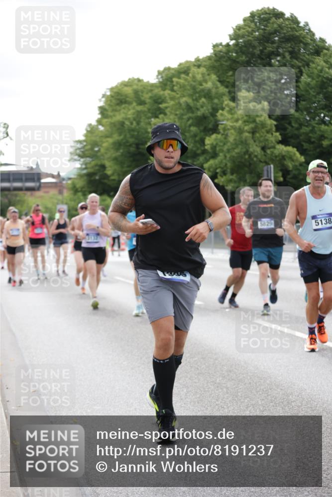29.06.2025 - hella hamburg halbmarathon Jannik Wohlers http://msf.ph/oto/8191237 29.06.2025 10:24:12 Lombardsbrücke 1064, 1352, 1395, 2280, 2944, 3053, 3099, 3113, 3132, 3421, 3786, 4111, 4221, 4464, 5138, 5829, 5830, 6261, 6570, 7975, 10907, 11651, 11816, 11817, 12070, 12303, 13111, 13113, 13380, 13573, 13638, 14143, 15796, 15975, 18105, 19080 meine-sportfotos.de