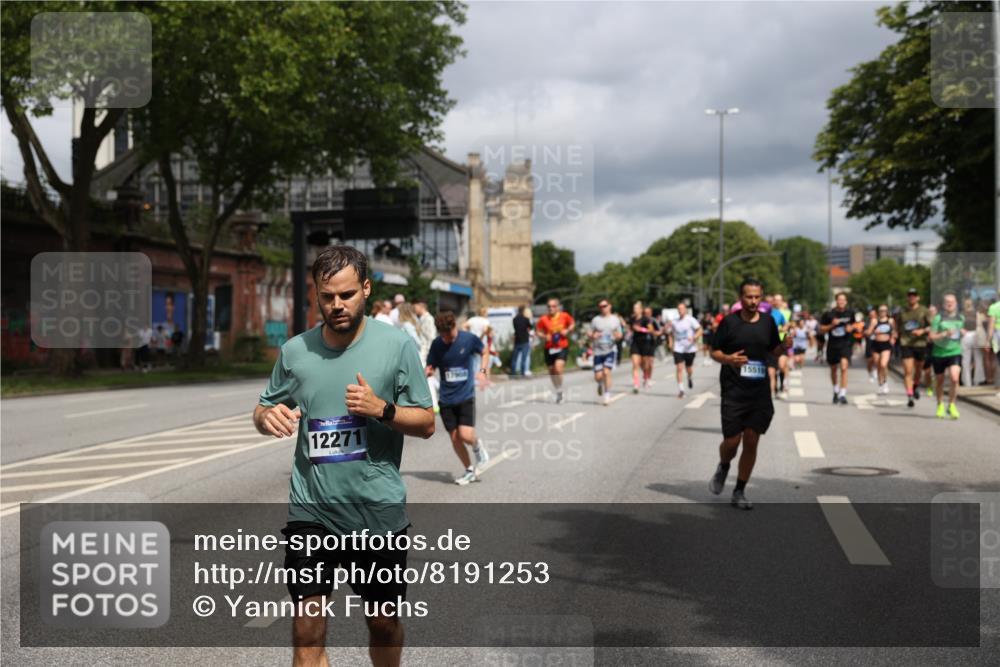 29.06.2025 - hella hamburg halbmarathon Yannick Fuchs http://msf.ph/oto/8191253 29.06.2025 10:43:58 20KM 2516, 2788, 2878, 3414, 3543, 3562, 3692, 4247, 5447, 5978, 6115, 6125, 6282, 7100, 7332, 7657, 8437, 8454, 8576, 8689, 8813, 8899, 8921, 9031, 9200, 9491, 9551, 9597, 9723, 9965, 10189, 10480, 11339, 11975, 12035, 12203, 12271, 12733, 13159, 13225, 13463, 13690, 13976, 14562, 14794, 14838, 15519, 15620, 15966, 16403, 16738, 16843, 16877, 17001, 17282, 17753, 17908, 18350, 18926, 18960, 19109 meine-sportfotos.de