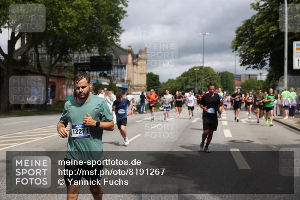 29.06.2025 - hella hamburg halbmarathon Yannick Fuchs http://msf.ph/oto/8191267 29.06.2025 10:43:58 20KM 2516, 2788, 2878, 3414, 3543, 3562, 3692, 4247, 5447, 5978, 6115, 6125, 6282, 7100, 7332, 7657, 8437, 8454, 8576, 8689, 8813, 8899, 8921, 9031, 9200, 9491, 9551, 9597, 9723, 9965, 10189, 10480, 11339, 11975, 12035, 12203, 12271, 12733, 13159, 13225, 13463, 13690, 13976, 14562, 14794, 14838, 15519, 15620, 15966, 16403, 16738, 16843, 16877, 17001, 17282, 17753, 17908, 18350, 18926, 18960, 19109 meine-sportfotos.de