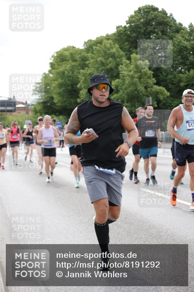 29.06.2025 - hella hamburg halbmarathon Jannik Wohlers http://msf.ph/oto/8191292 29.06.2025 10:24:12 Lombardsbrücke 1064, 1352, 1395, 2280, 2944, 3053, 3099, 3113, 3132, 3421, 3786, 4111, 4221, 4464, 5138, 5829, 5830, 6261, 6570, 7975, 10907, 11651, 11816, 11817, 12070, 12303, 13111, 13113, 13380, 13573, 13638, 14143, 15796, 15975, 18105, 19080 meine-sportfotos.de