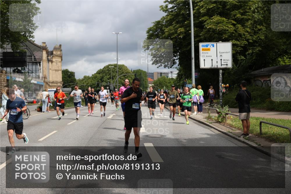 29.06.2025 - hella hamburg halbmarathon Yannick Fuchs http://msf.ph/oto/8191313 29.06.2025 10:43:58 20KM 2516, 2788, 2878, 3414, 3543, 3562, 3692, 4247, 5447, 5978, 6115, 6125, 6282, 7100, 7332, 7657, 8437, 8454, 8576, 8689, 8813, 8899, 8921, 9031, 9200, 9491, 9551, 9597, 9723, 9965, 10189, 10480, 11339, 11975, 12035, 12203, 12271, 12733, 13159, 13225, 13463, 13690, 13976, 14562, 14794, 14838, 15519, 15620, 15966, 16403, 16738, 16843, 16877, 17001, 17282, 17753, 17908, 18350, 18926, 18960, 19109 meine-sportfotos.de