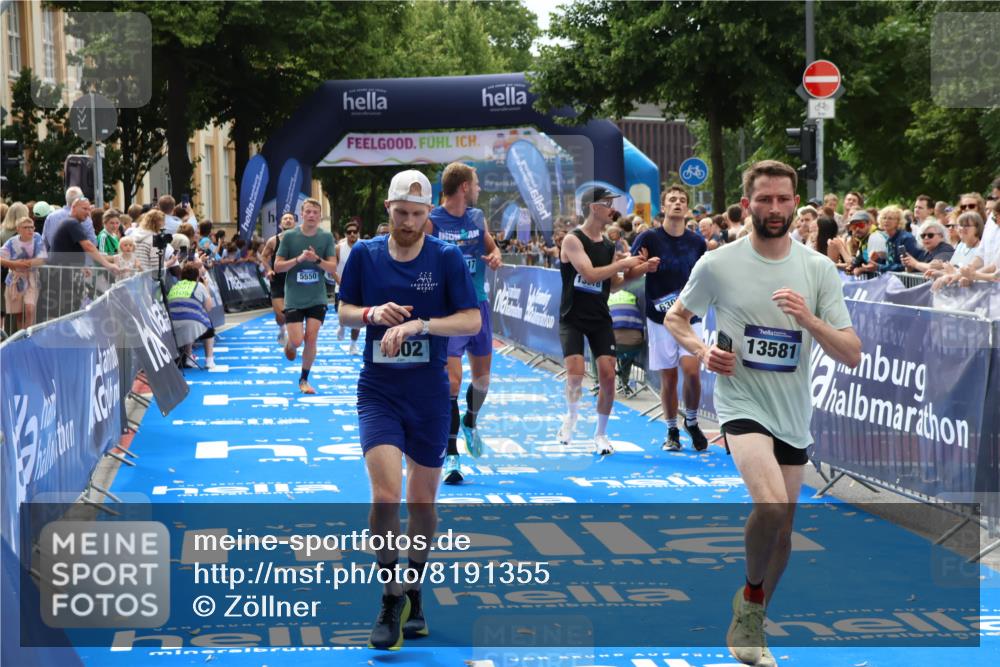 29.06.2025 - hella hamburg halbmarathon Zöllner http://msf.ph/oto/8191355 29.06.2025 10:34:28 Ziel 1002, 5550, 6305, 9686, 13618, 16417, 18099 meine-sportfotos.de