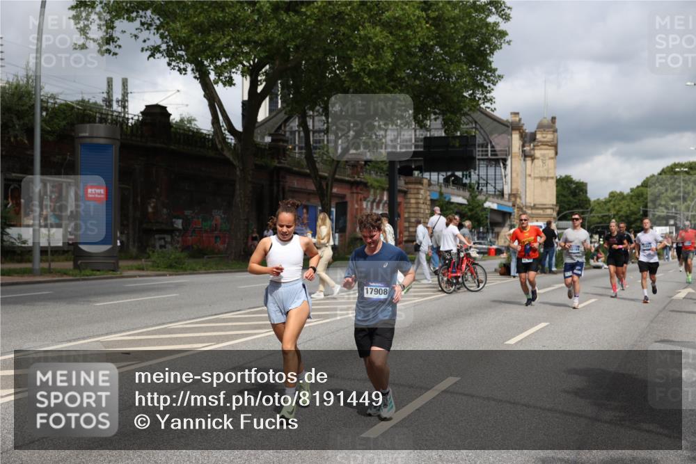 29.06.2025 - hella hamburg halbmarathon Yannick Fuchs http://msf.ph/oto/8191449 29.06.2025 10:43:59 20KM 1216, 2516, 2788, 2878, 3414, 3543, 3562, 3692, 4247, 4933, 5447, 5978, 6115, 6125, 6282, 7100, 7332, 7657, 8437, 8454, 8576, 8689, 8813, 8899, 8921, 9031, 9200, 9491, 9551, 9597, 9723, 9965, 10189, 10480, 11339, 11975, 12035, 12203, 12271, 12733, 13159, 13225, 13463, 13690, 13976, 14562, 14794, 14838, 15519, 15620, 15966, 16403, 16738, 16843, 16877, 16887, 17001, 17282, 17908, 18350, 18451, 18926, 18960, 19109 meine-sportfotos.de