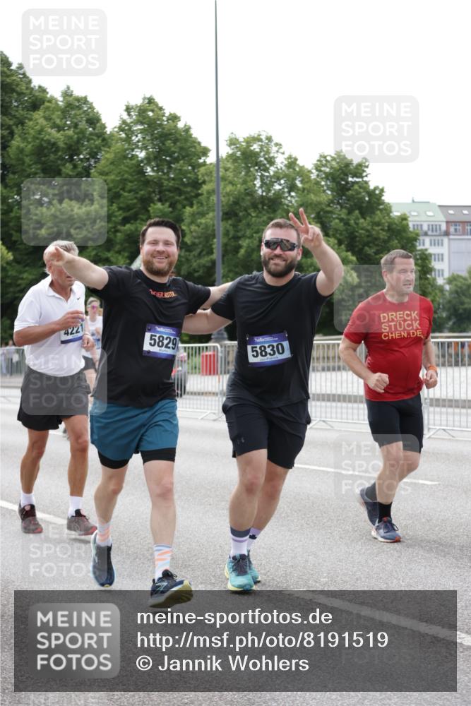 29.06.2025 - hella hamburg halbmarathon Jannik Wohlers http://msf.ph/oto/8191519 29.06.2025 10:24:14 Lombardsbrücke 1352, 1395, 2280, 2944, 3053, 3099, 3113, 3132, 3421, 3786, 4111, 4221, 5138, 5829, 5830, 6261, 6570, 10907, 11651, 11816, 11817, 12070, 12303, 13111, 13113, 13380, 13638, 14143, 14898, 15796, 15975, 17535, 18105, 19080 meine-sportfotos.de