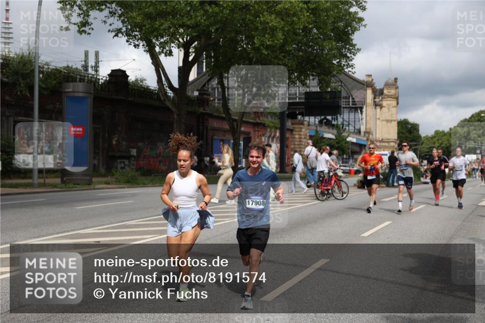 29.06.2025 - hella hamburg halbmarathon Yannick Fuchs http://msf.ph/oto/8191574 29.06.2025 10:43:59 20KM 1216, 2516, 2788, 2878, 3414, 3543, 3562, 3692, 4247, 4933, 5447, 5978, 6115, 6125, 6282, 7100, 7332, 7657, 8437, 8454, 8576, 8689, 8813, 8899, 8921, 9031, 9200, 9491, 9551, 9597, 9723, 9965, 10189, 10480, 11339, 11975, 12035, 12203, 12271, 12733, 13159, 13225, 13463, 13690, 13976, 14562, 14794, 14838, 15519, 15620, 15966, 16403, 16738, 16843, 16877, 16887, 17001, 17282, 17908, 18350, 18451, 18926, 18960, 19109 meine-sportfotos.de