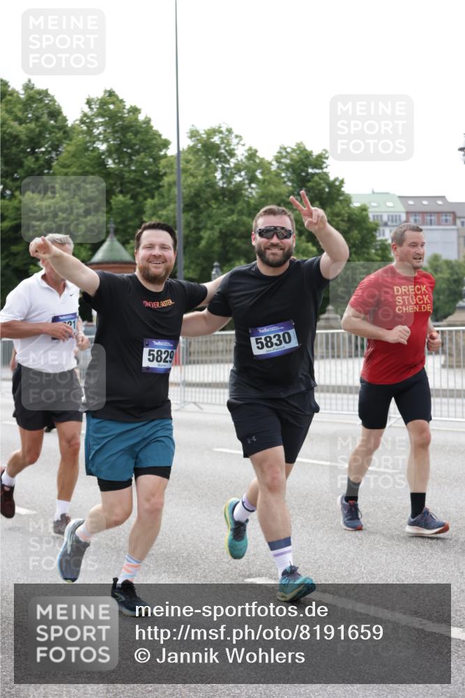 29.06.2025 - hella hamburg halbmarathon Jannik Wohlers http://msf.ph/oto/8191659 29.06.2025 10:24:14 Lombardsbrücke 1352, 1395, 2280, 2944, 3053, 3099, 3113, 3132, 3421, 3786, 4111, 4221, 5138, 5829, 5830, 6261, 6570, 10907, 11651, 11816, 11817, 12070, 12303, 13111, 13113, 13380, 13638, 14143, 14898, 15796, 15975, 17535, 18105, 19080 meine-sportfotos.de