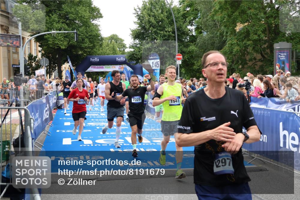 29.06.2025 - hella hamburg halbmarathon Zöllner http://msf.ph/oto/8191679 29.06.2025 10:44:55 Ziel 1941, 2098, 2890, 3004, 3098, 3785, 4425, 4915, 7056, 7167, 7325, 9030, 9720, 12161, 16834, 17382, 17406, 18631, 19207, 19210 meine-sportfotos.de